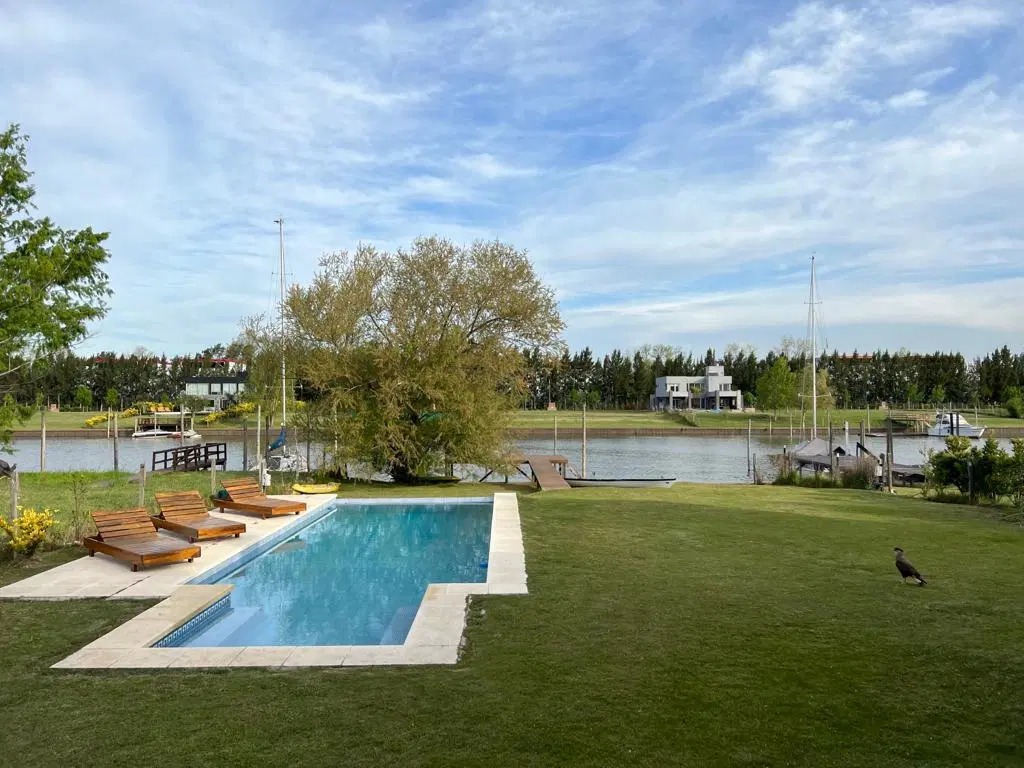Venta casa 4 amb. 1.200 M2 al río barrio San Juan Villanueva Tigre 1