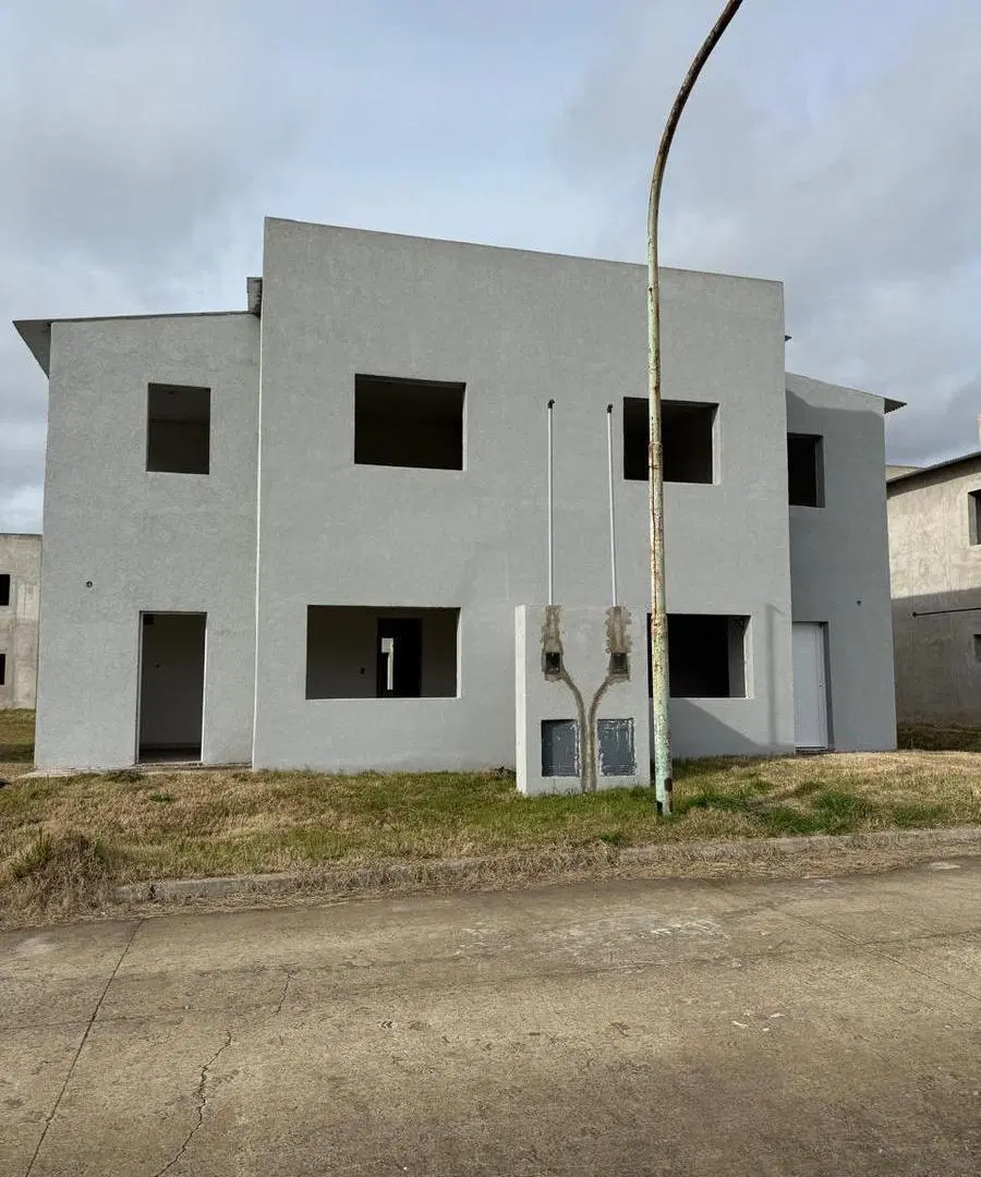 Venta Duplex 4 AMB. adelanto y cuotas EN CONSTRUCCION en Campana 1