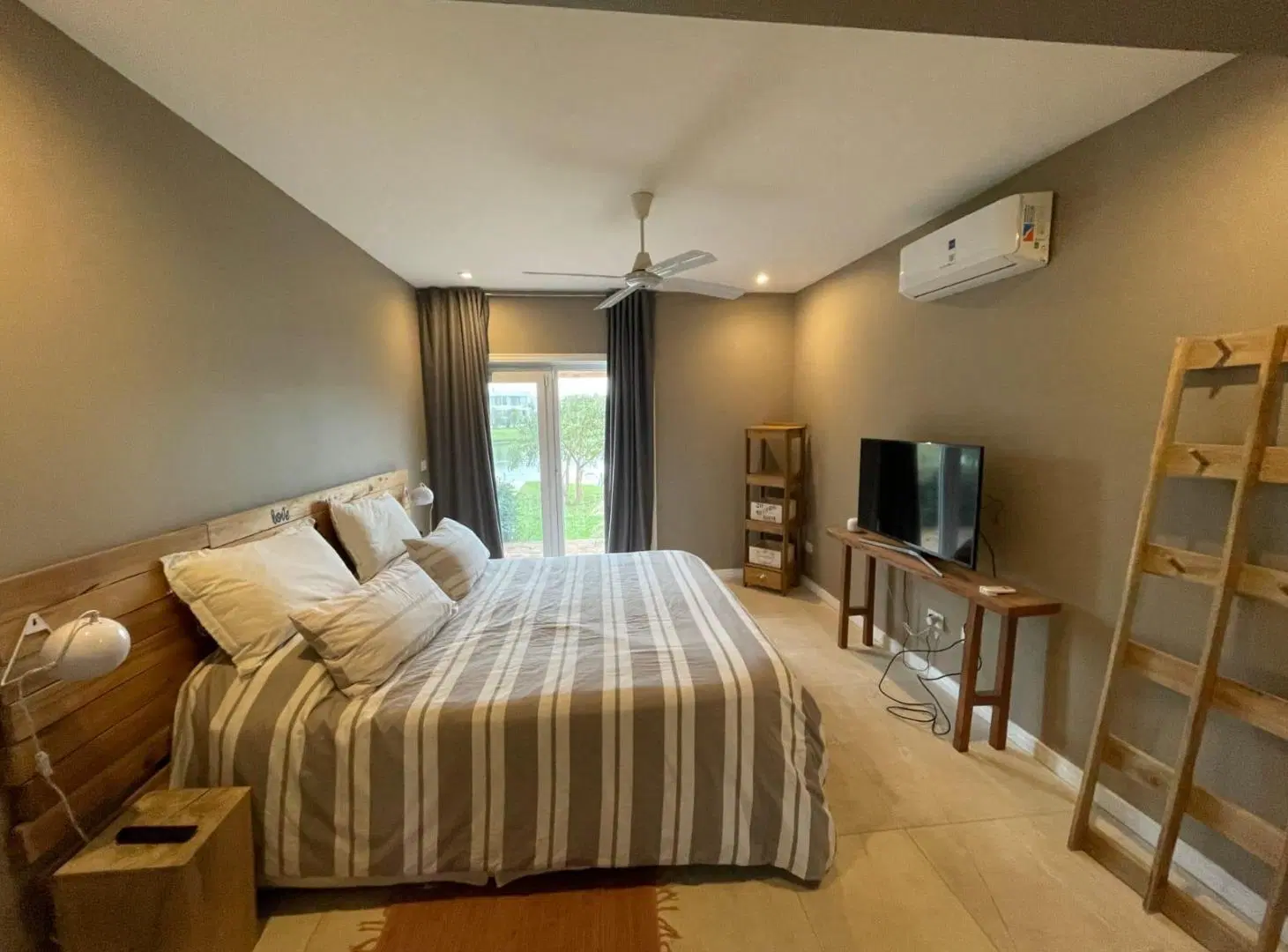 Venta Casa 5 Amb a La Laguna Barrio San Benito Villanueva Tigre 4