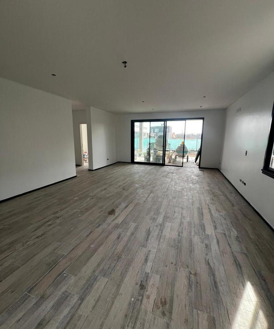 Venta Casa 5 amb. barrio Vila Marina I Villanueva Tigre