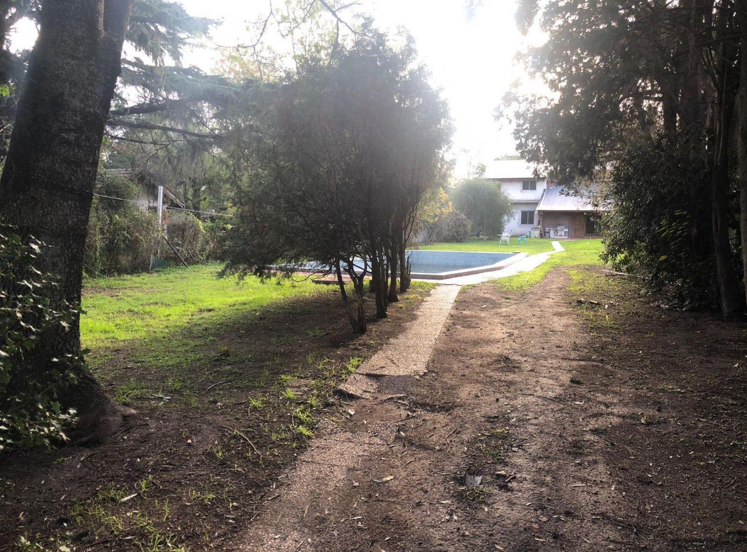 Venta Casa 6 Amb Lote 1500m2 con Escritura Barrio Los Platanos Berazategui