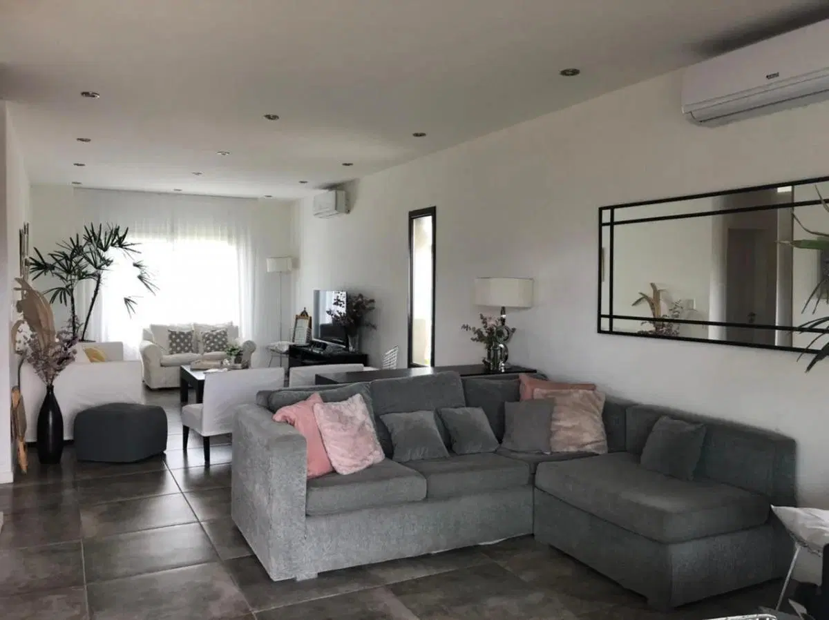 Venta Casa 5 amb. 450 M2 barrio Vila Marina I Villanueva 3