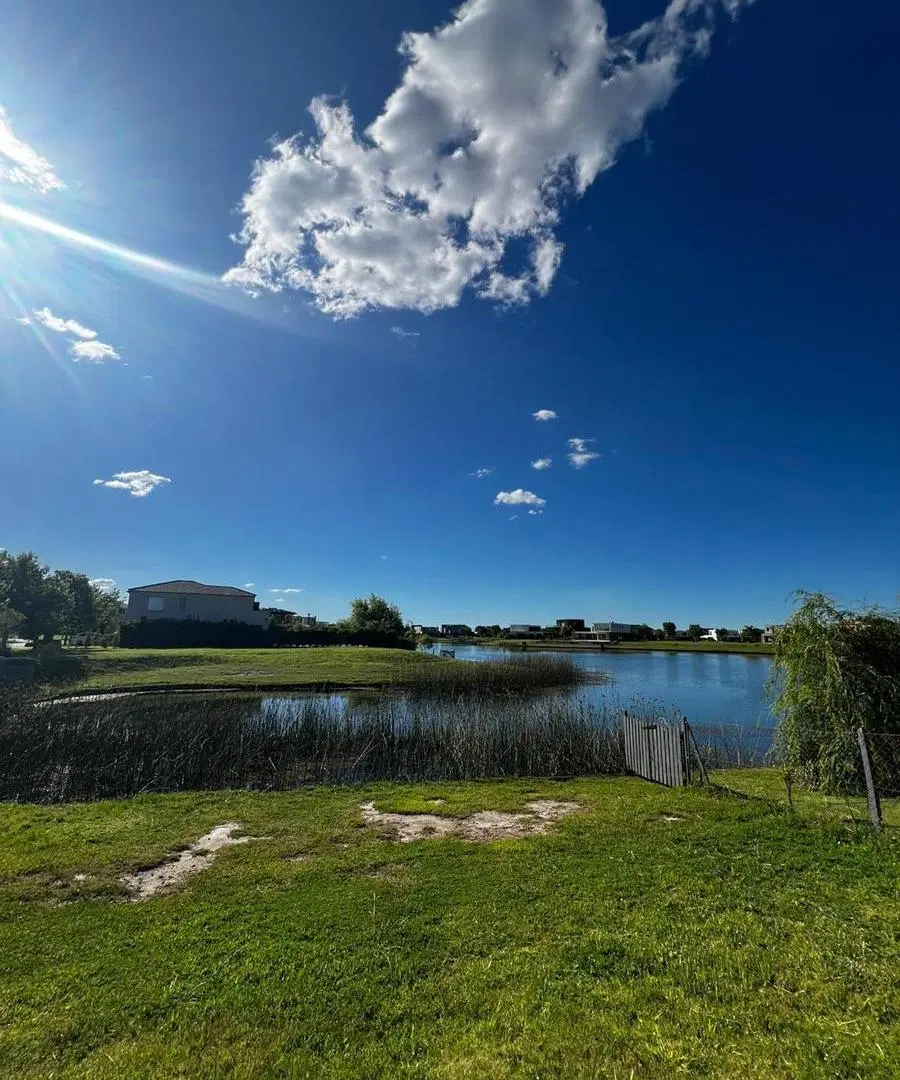 Venta Lote a La Laguna 1080 M2 Barrio Muelles Puertos del Lago Escobar 3