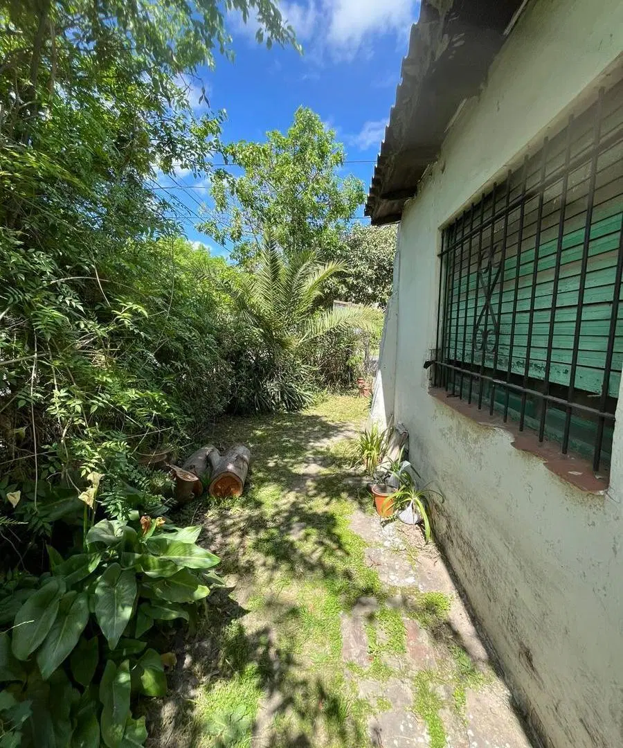 Venta casa LOTE EN ESQUINA ideal inversor apto crédito en Ing Maschwitz CENTRO Escobar 1