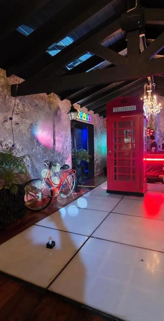 Venta Fondo de Comercio Restaurante Temático en Ing Maschwitz Centro 3