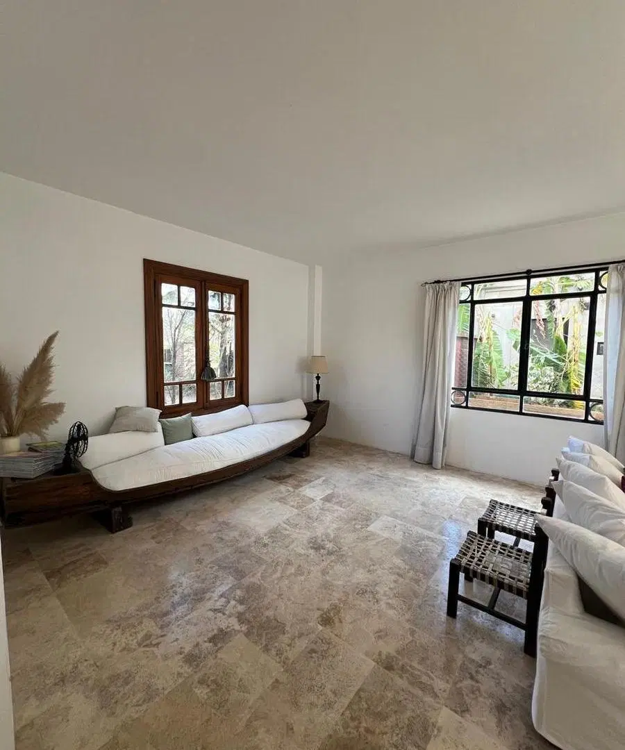 Venta Casa 5 amb. c/Renta a La Laguna barrio San Marco Villanueva Tigre 1