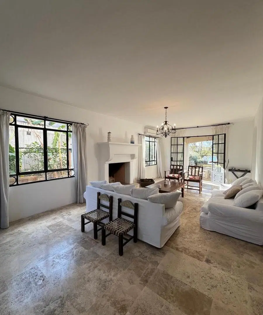 Venta Casa 5 amb. c/Renta a La Laguna barrio San Marco Villanueva Tigre 2