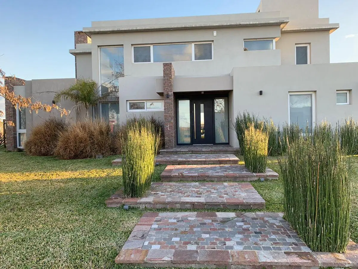 Venta Casa 8 amb a La Laguna barrio El Cantón Norte Escobar 4