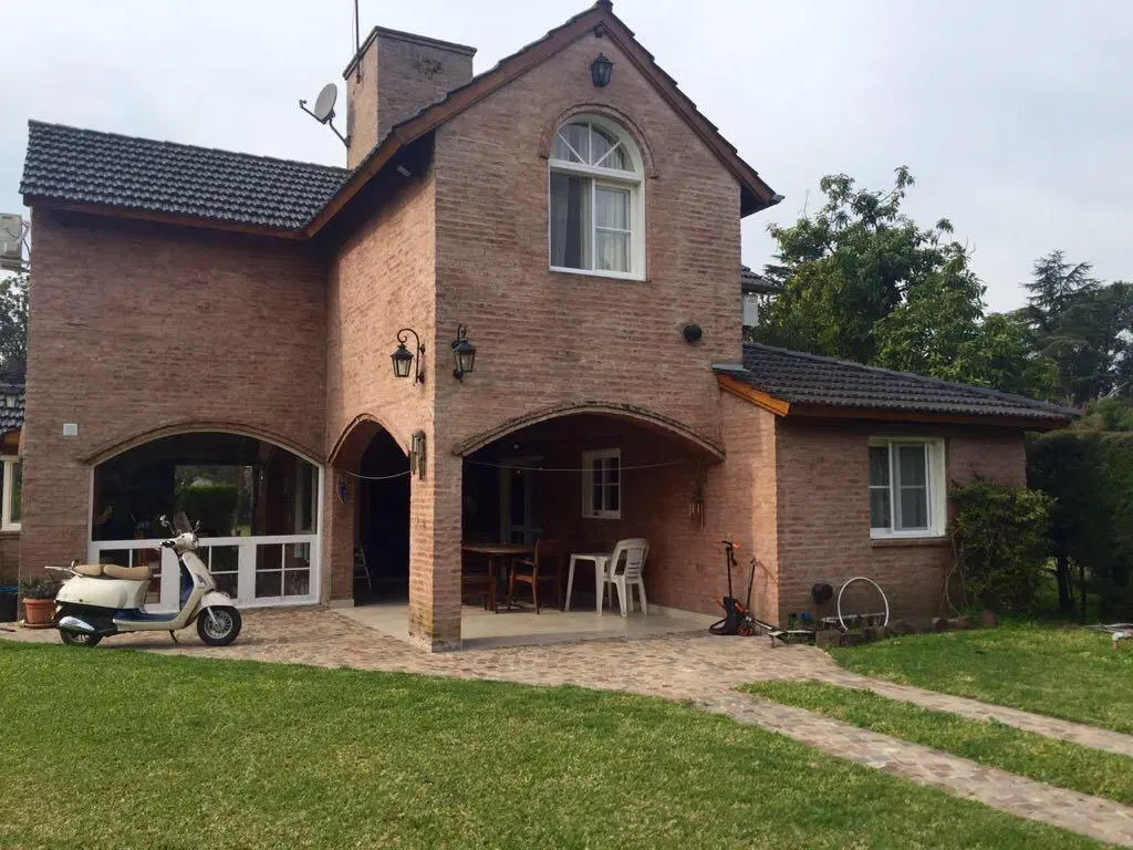 Alquiler Anual Casa 5 AMB. CON MUEBLES en Club Privado Loma Verde Escobar 4