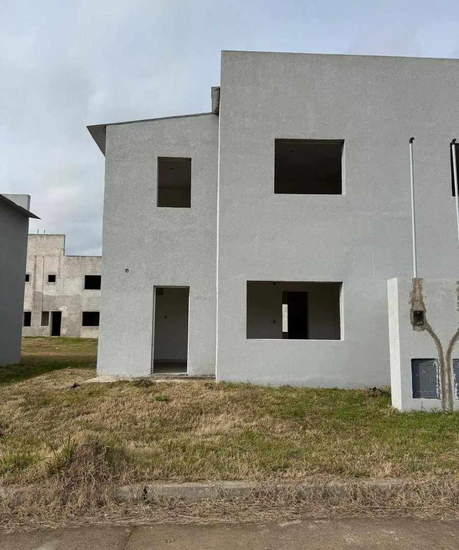 Venta Duplex 4 AMB. adelanto y cuotas EN CONSTRUCCION en Campana 5