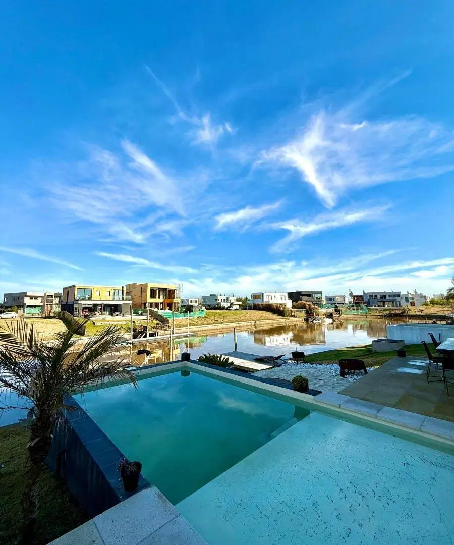 Alquiler Anual Casa 4 amb. al río con Amarra barrio El Canal Villanueva Tigre 3
