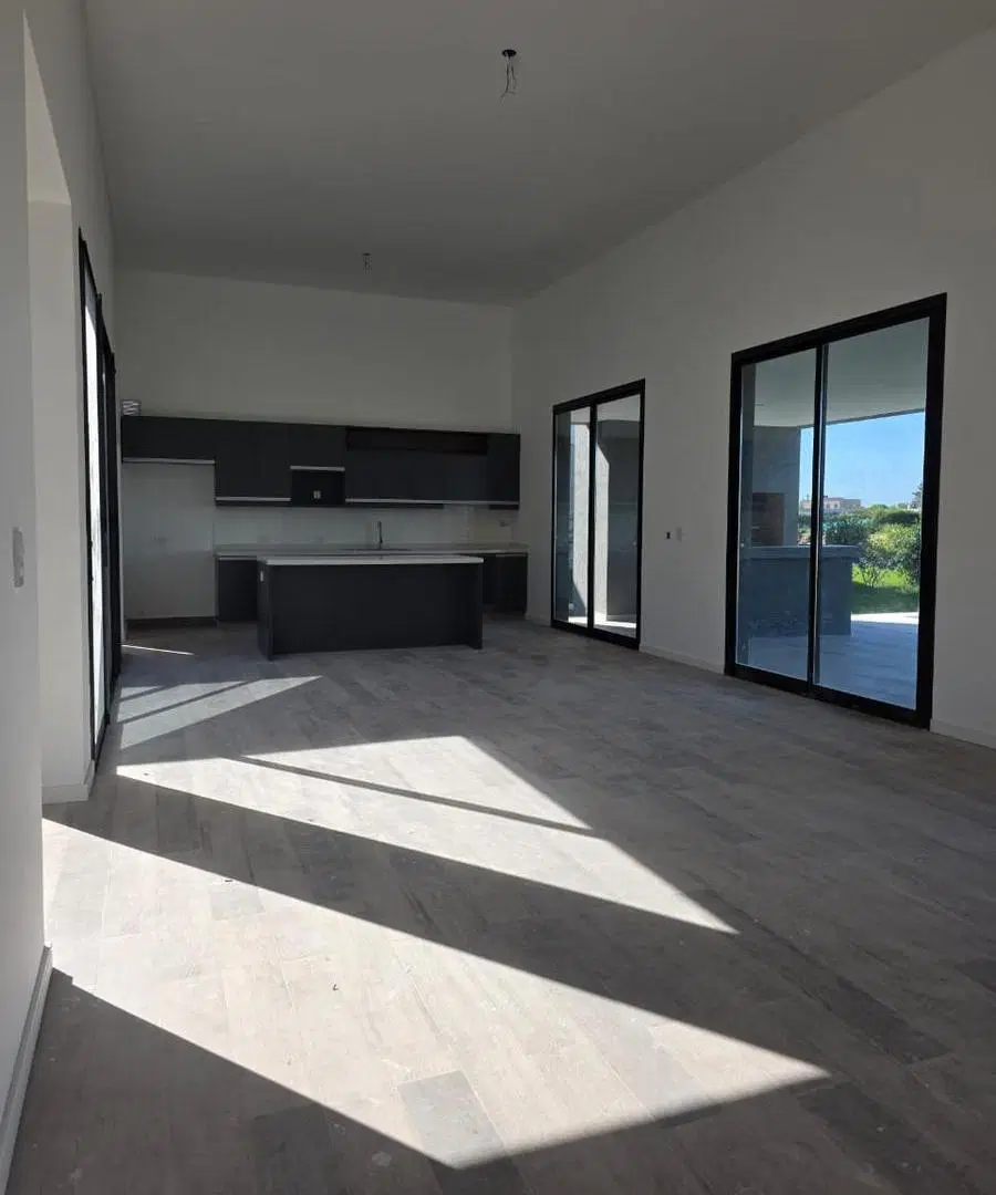 Venta Casa 5 amb. a Estrenar a La Laguna Barrio San Matias Escobar 5