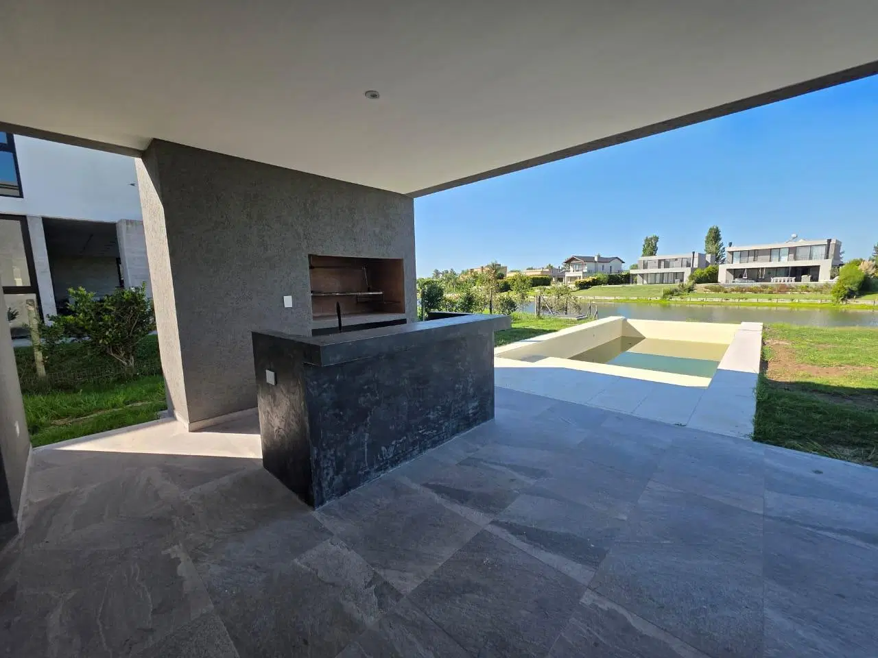 Venta Casa 5 amb. a Estrenar a La Laguna Barrio San Matias Escobar 4