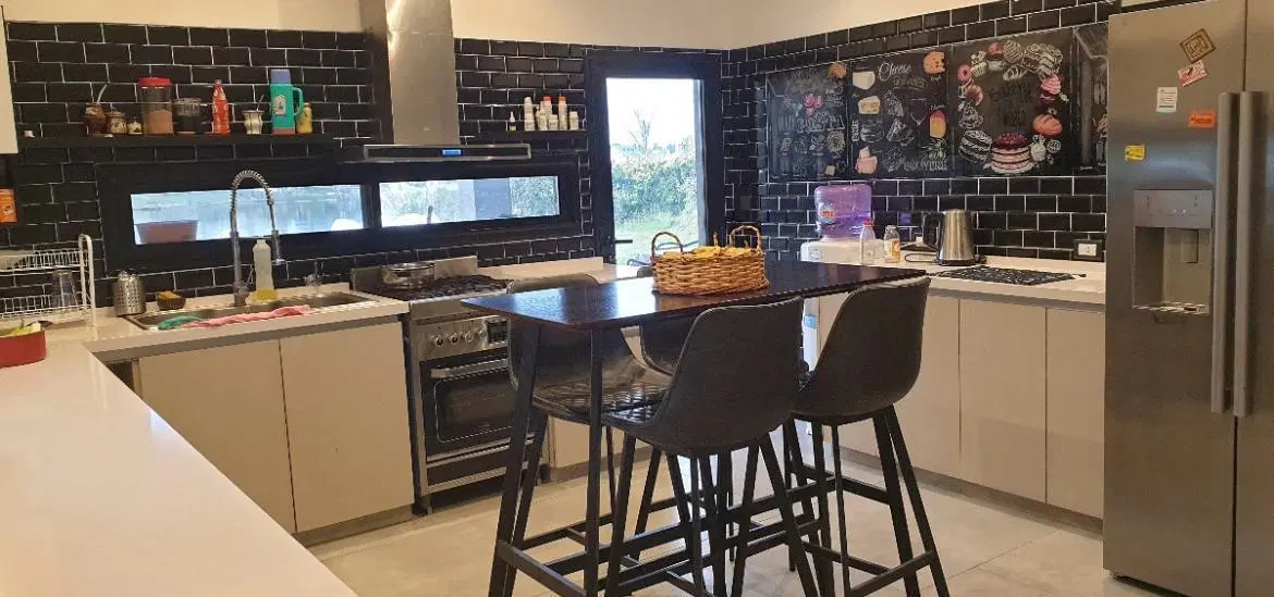 Venta Casa 4 amb. a La Laguna barrio San Benito Villanueva Tigre 8