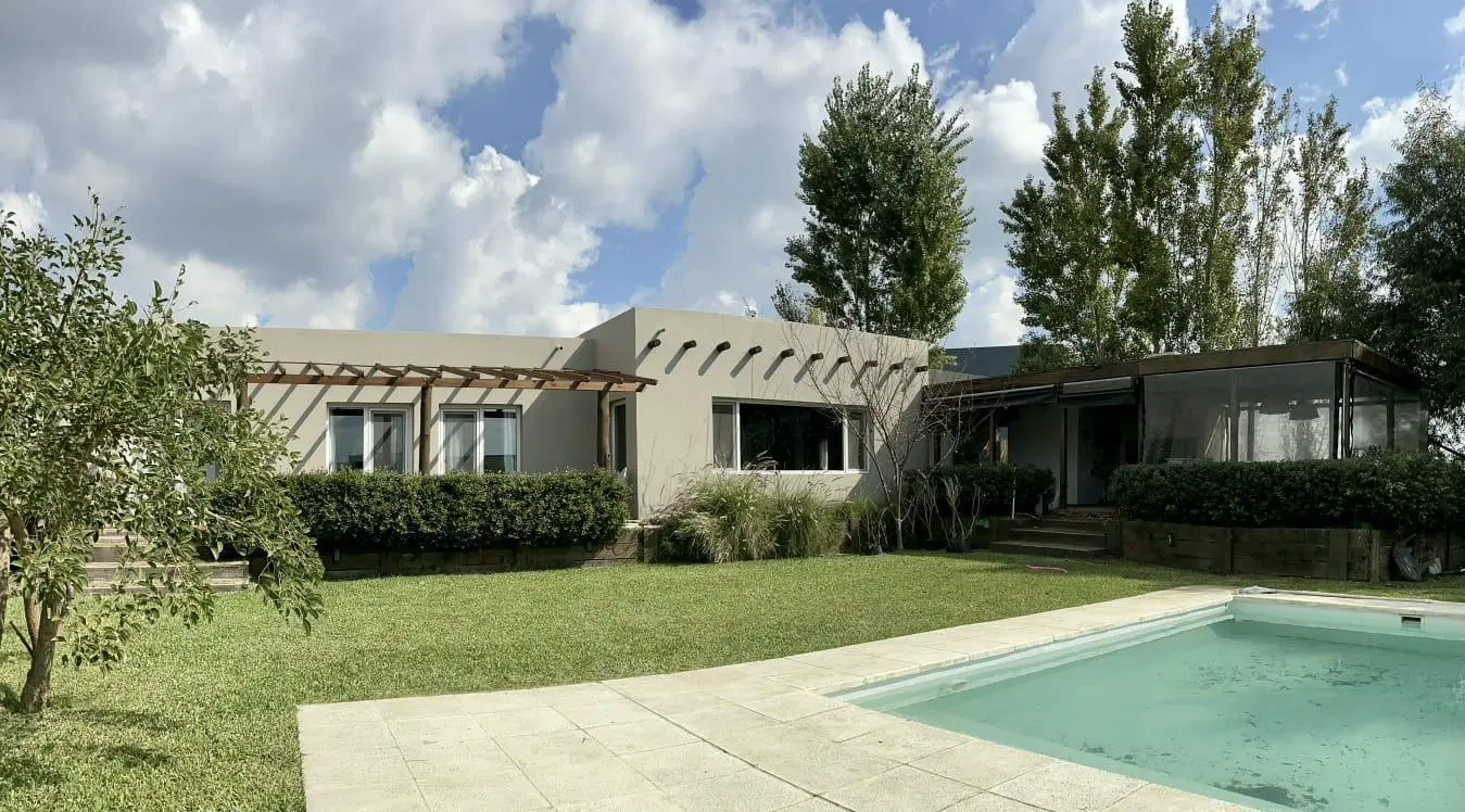 Venta Casa 5 Amb a La Laguna Barrio San Benito Villanueva Tigre 1