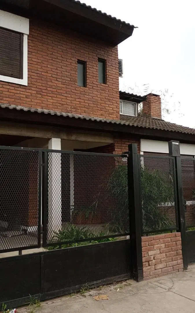 Venta Casa con Altillo en Ing Machwitz Escobar sobre Calle Lambaré 3
