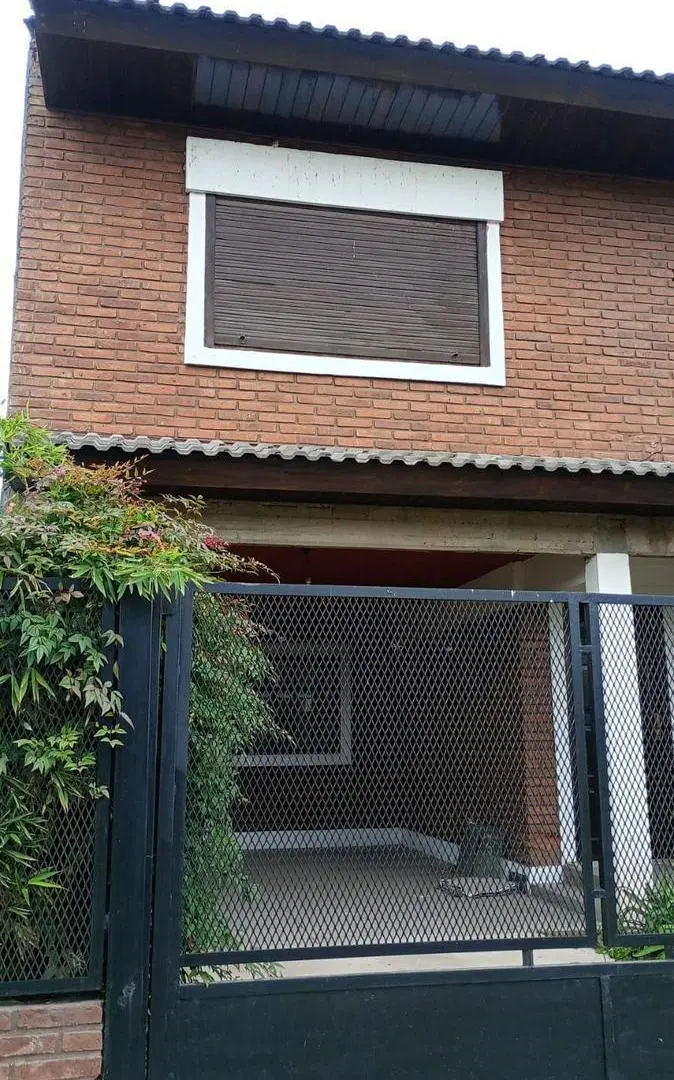 Venta Casa con Altillo en Ing Machwitz Escobar sobre Calle Lambaré 2