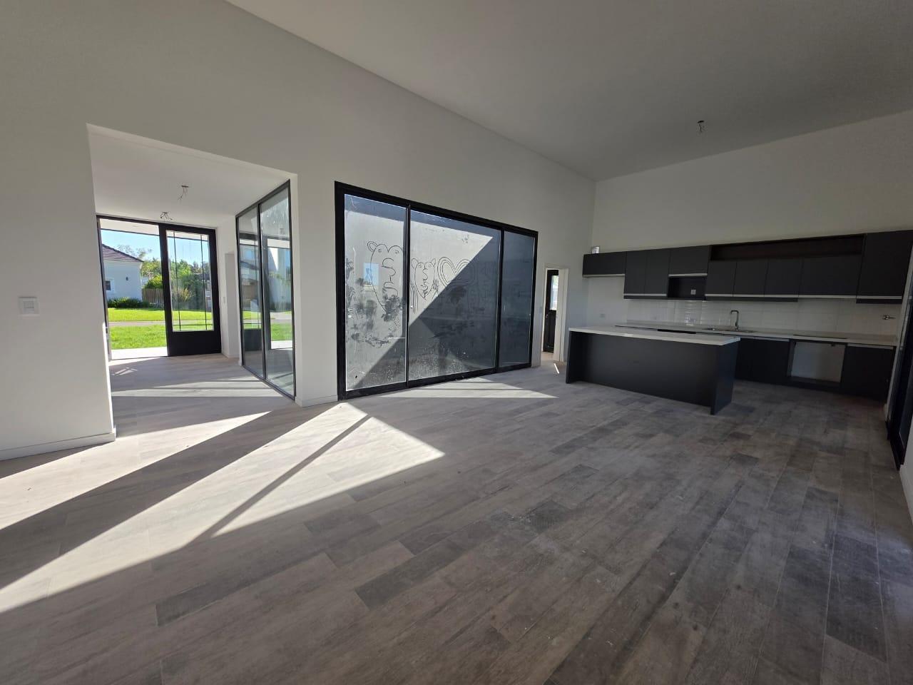 Foto de Venta Casa 5 amb. a Estrenar a La Laguna Barrio San Matias Escobar, imagen 4