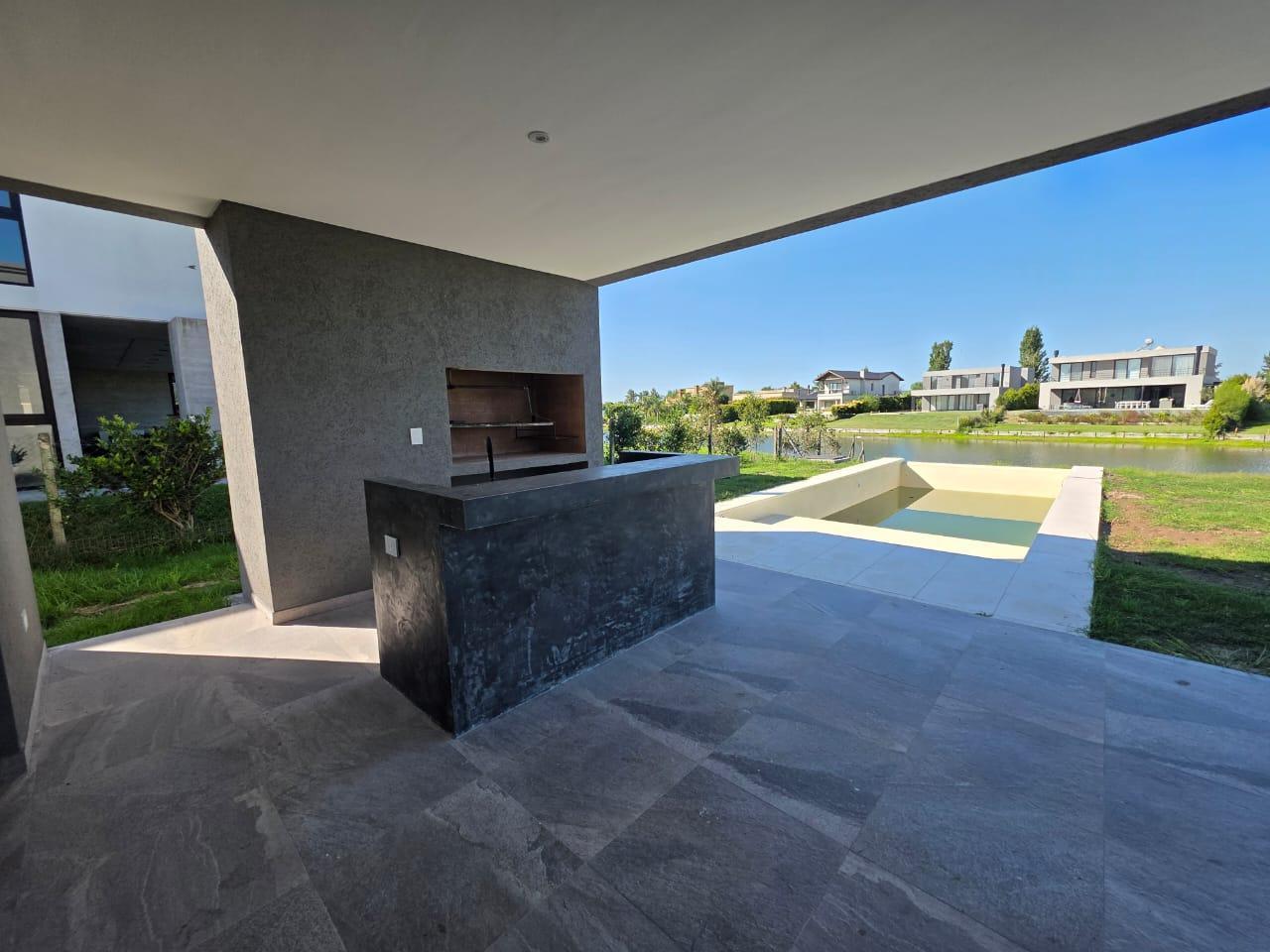 Foto de Venta Casa 5 amb. a Estrenar a La Laguna Barrio San Matias Escobar, imagen 2