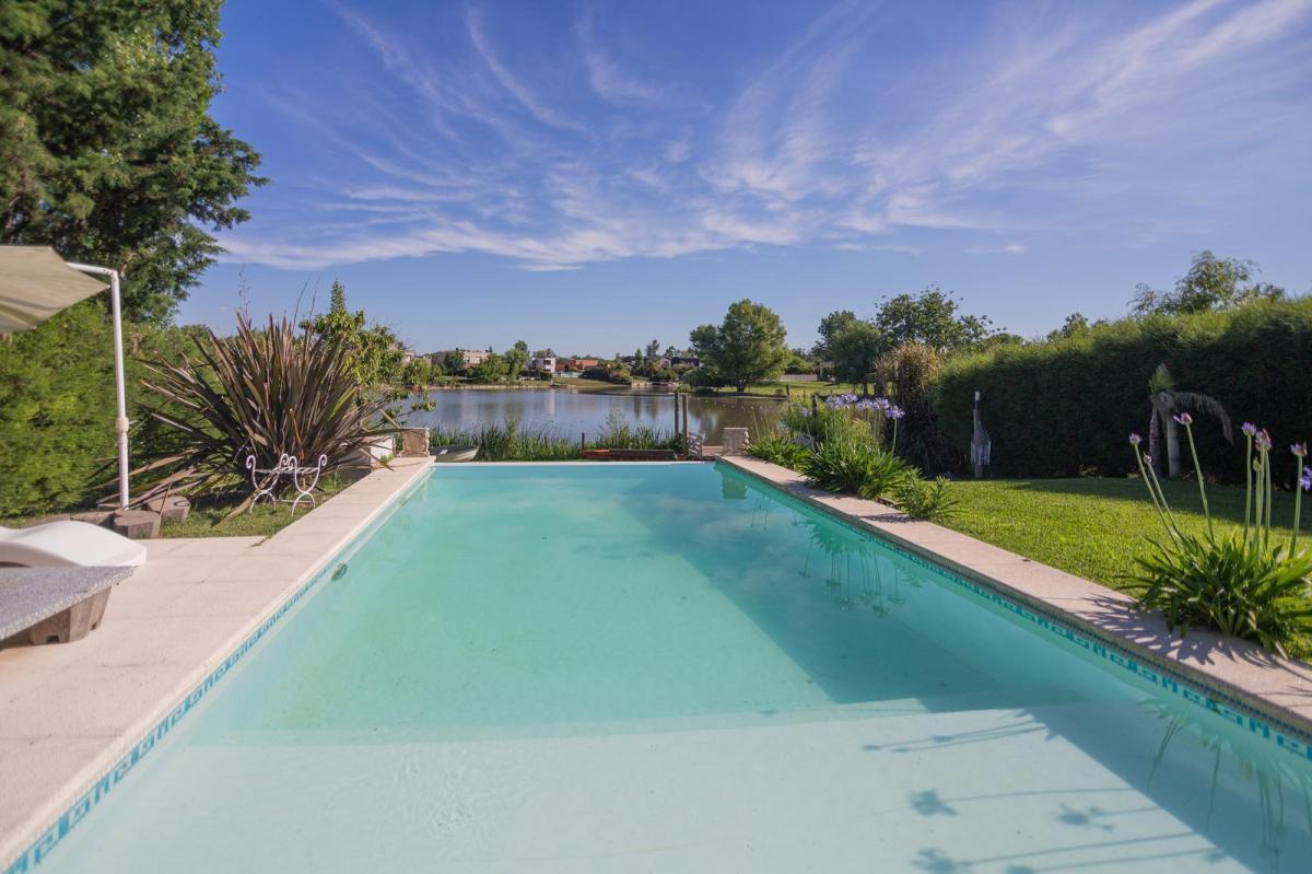 Foto de Venta Casa 5 Amb a La Laguna Valor finan. acepta prop. Barrio San Marco, imagen 2