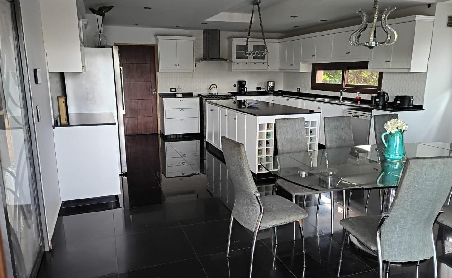 Foto de Venta Casa 7 Amb a La Laguna en Barrio Nuevo Quilmes, imagen 3