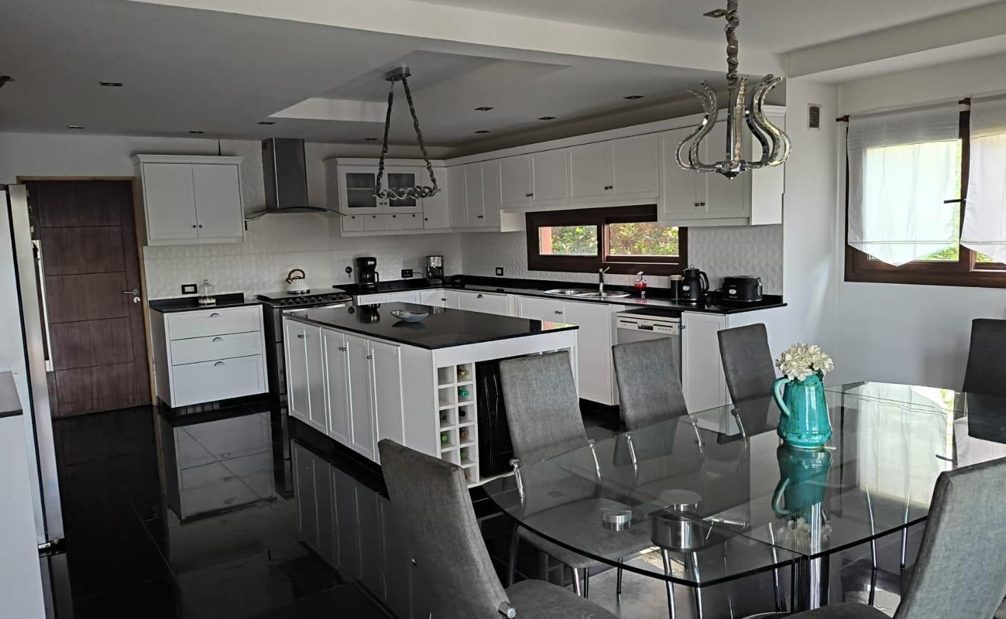 Foto de Venta Casa 7 Amb a La Laguna en Barrio Nuevo Quilmes, imagen 4