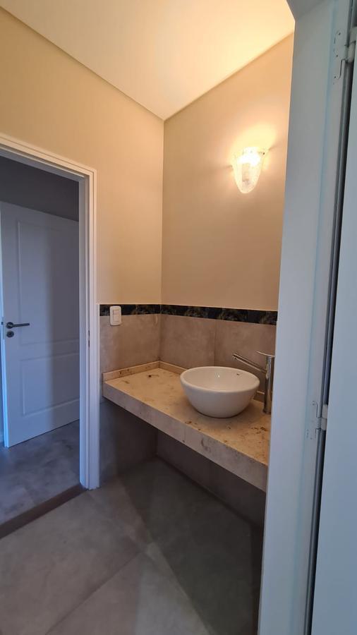Foto de Venta Casa 5 amb. al río barrio San Benito Villanueva Tigre, imagen 1