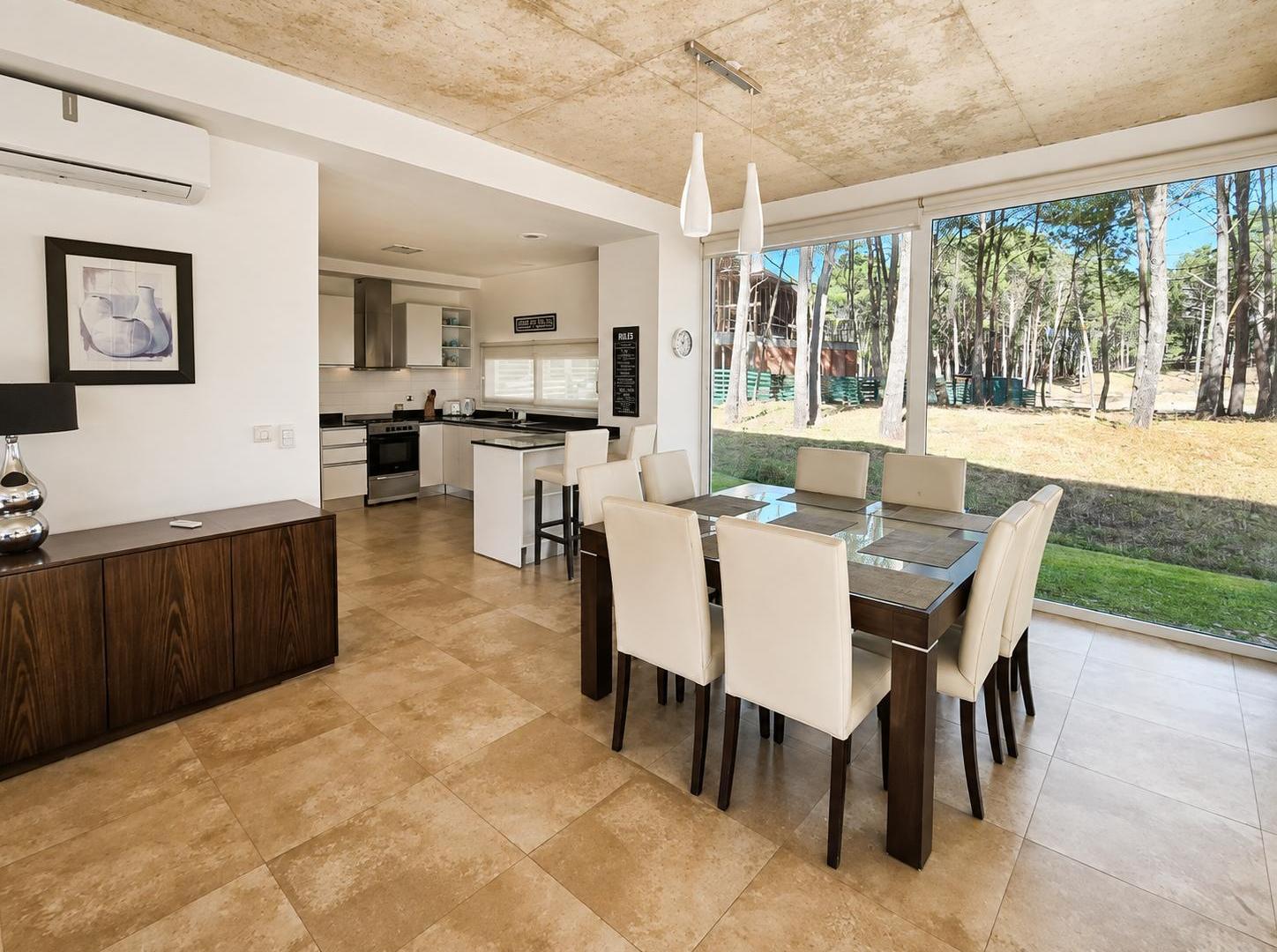 Foto de Venta Casa 5 Amb a 250mts de la Playa en Barrio VillaRobles Costa, imagen 3