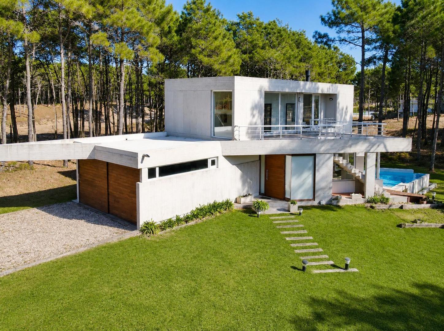 Foto de Venta Casa 5 Amb a 250mts de la Playa en Barrio VillaRobles Costa, imagen 2