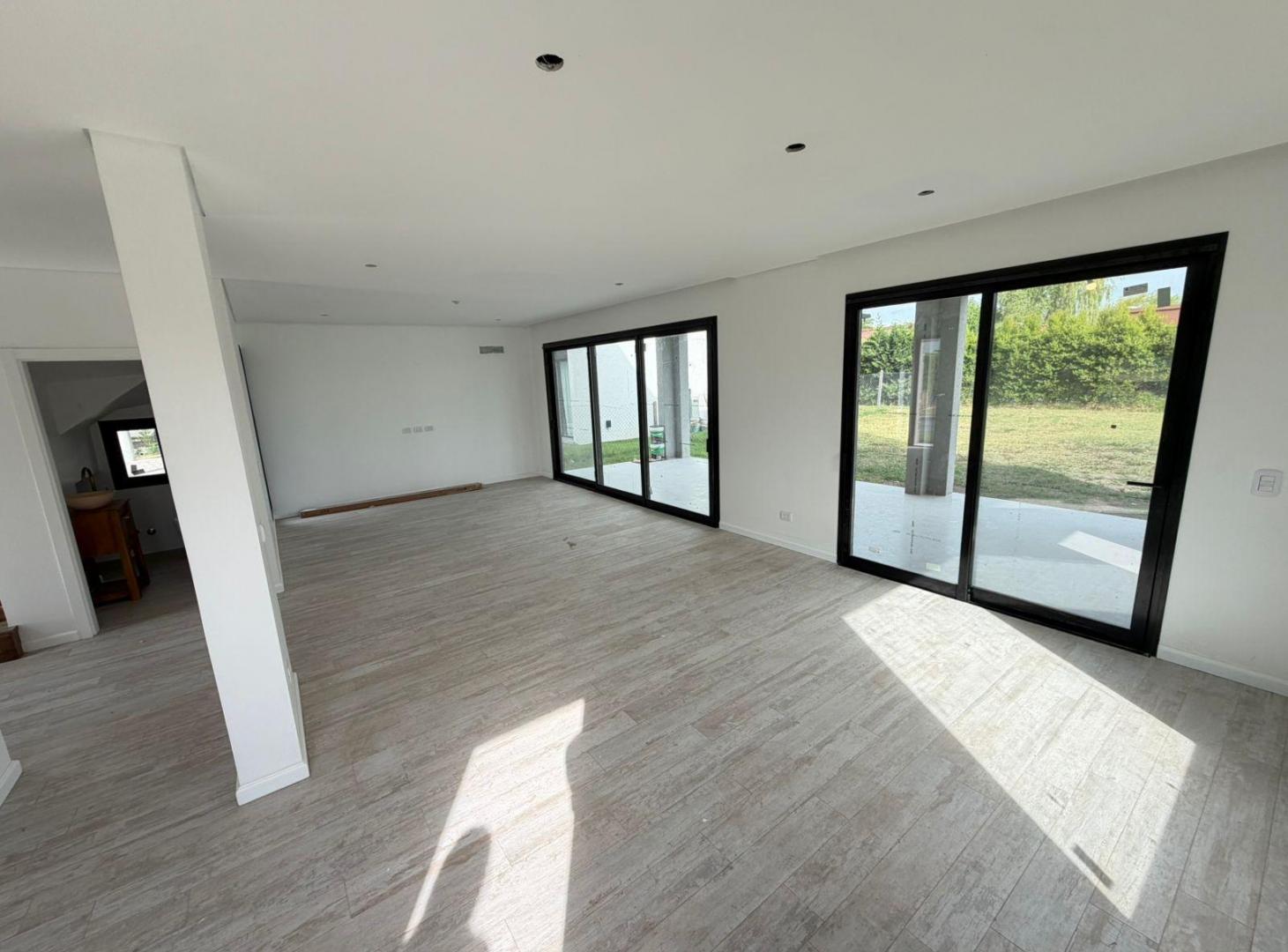 Foto de Venta Casa 5 Amb Barrio Vila Marina 1 Villanuev Tigre, imagen 5