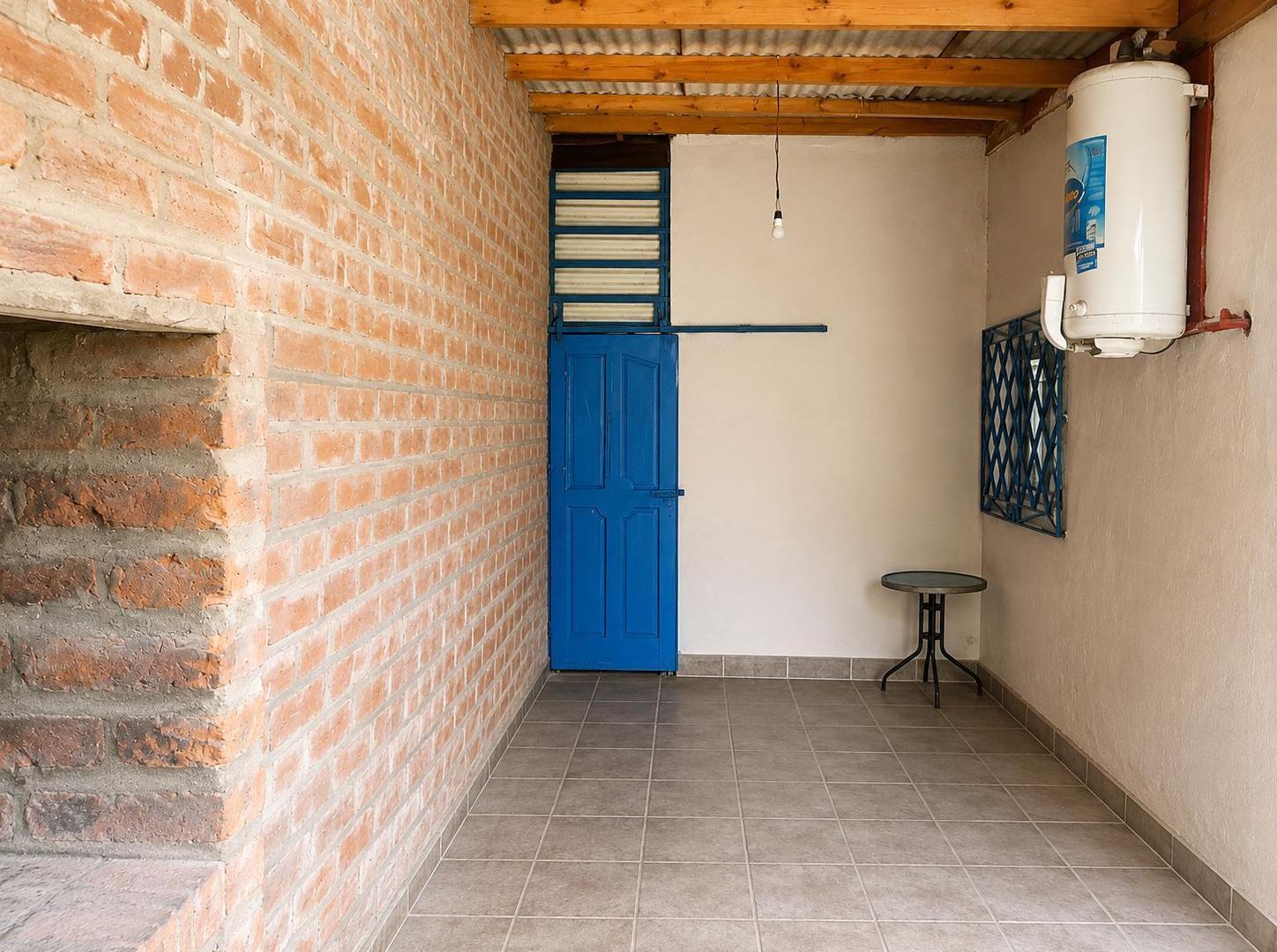 Foto de Venta Casa 3 amb. en Campana Zona Norte, imagen 2