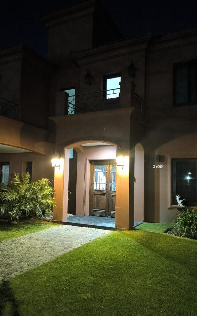 Foto de Venta Casa 7 Amb a La Laguna en Barrio Nuevo Quilmes, imagen 3