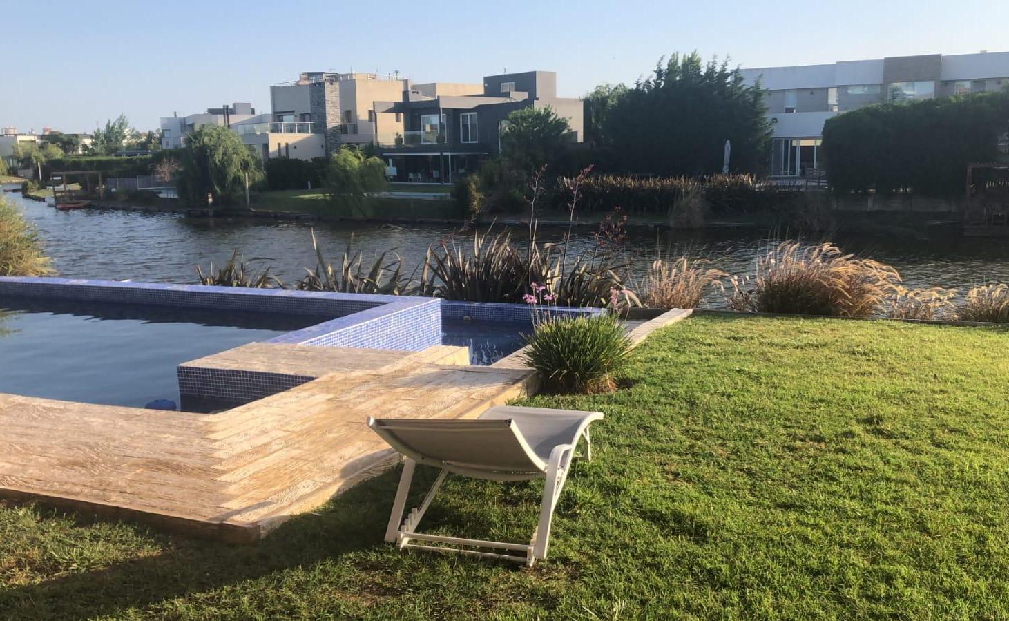 Foto de Venta Casa 7 Amb a La Laguna en Barrio Nuevo Quilmes, imagen 1
