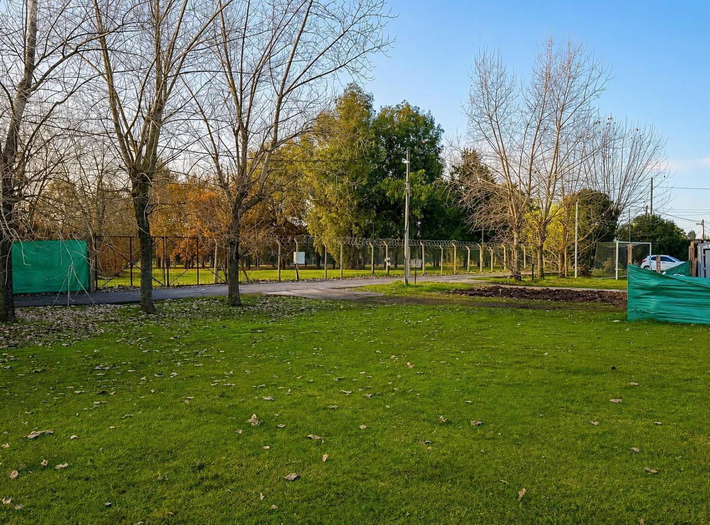 Foto de Venta Lote 430m2 Frente al Golf en Barrio Las Brizas Zelaya Pilar, imagen 2