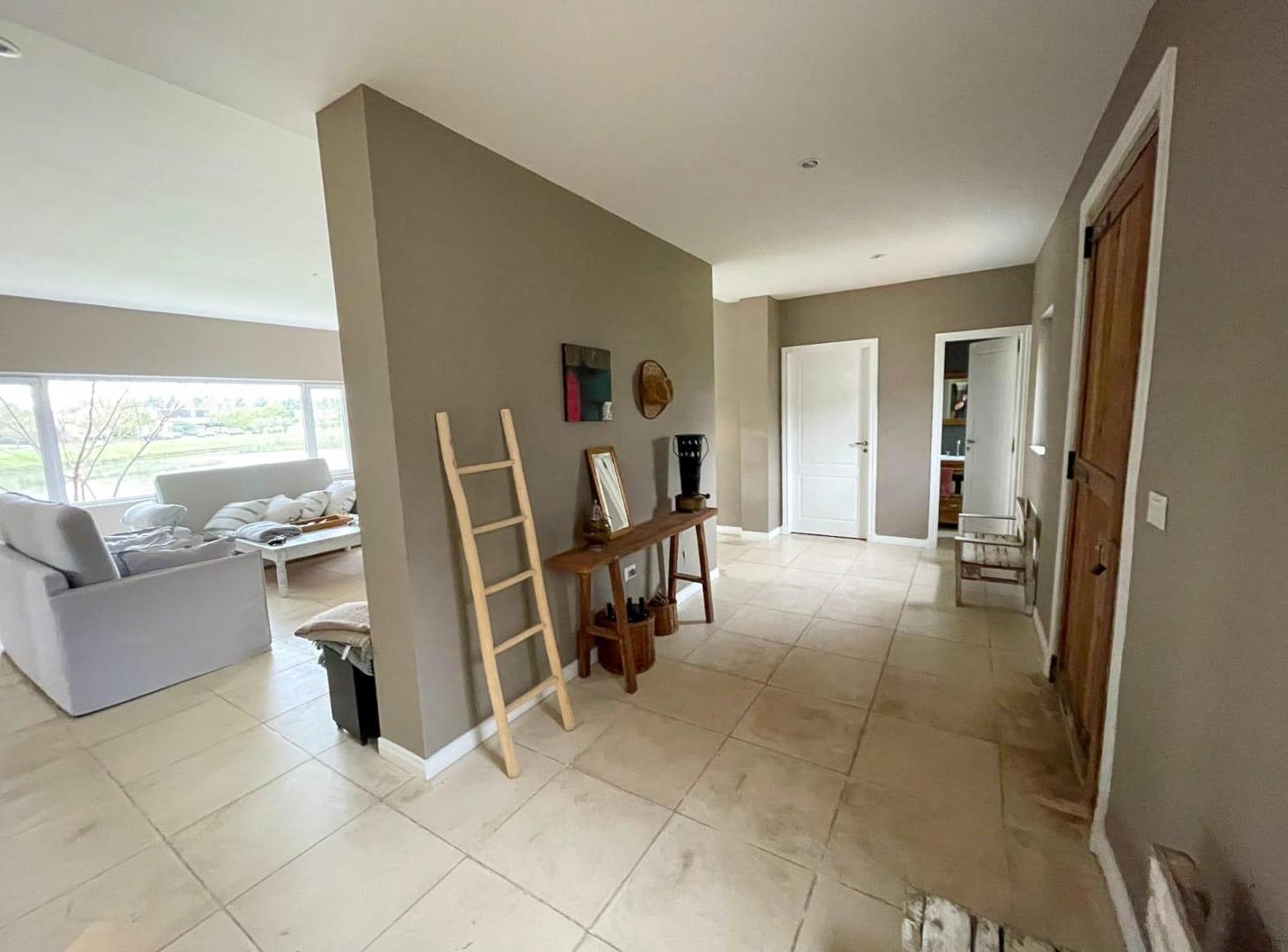 Foto de Venta Casa 5 Amb a La Laguna c/renta Barrio San Benito Villanueva Tigre, imagen 2