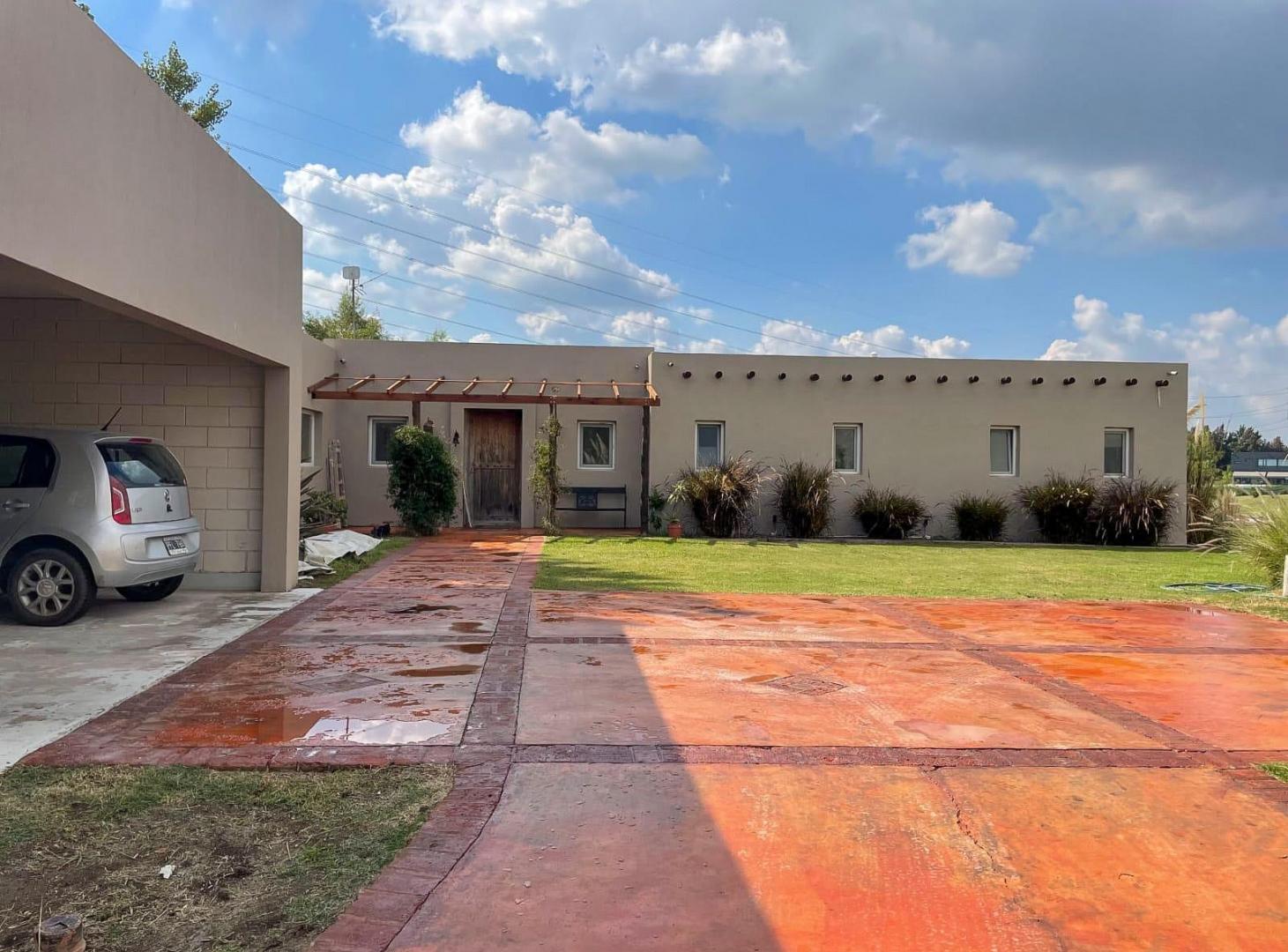 Foto de Venta Casa 5 Amb a La Laguna c/renta Barrio San Benito Villanueva Tigre, imagen 1