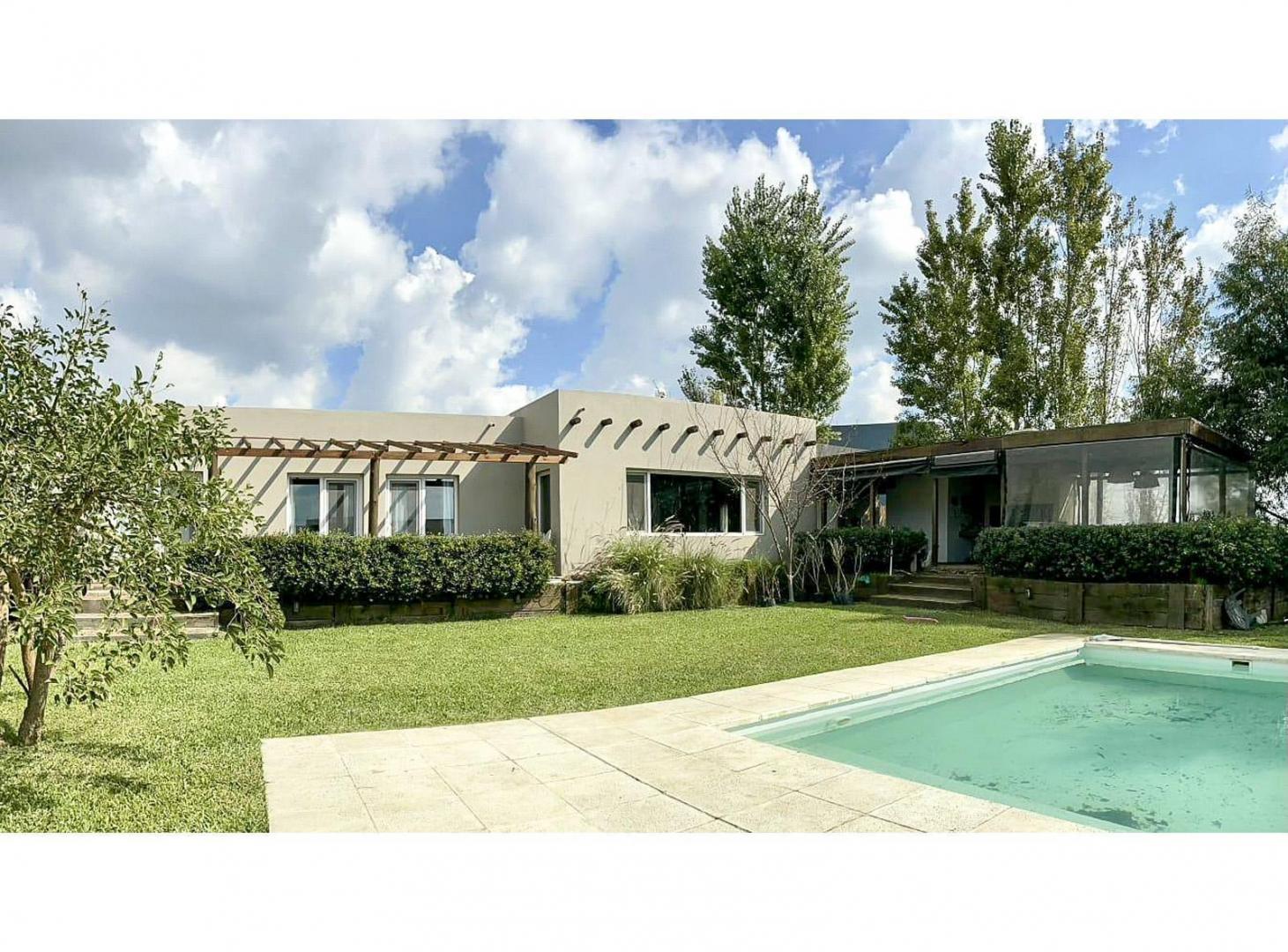 Foto de Venta Casa 5 Amb a La Laguna c/renta Barrio San Benito Villanueva Tigre, imagen 3