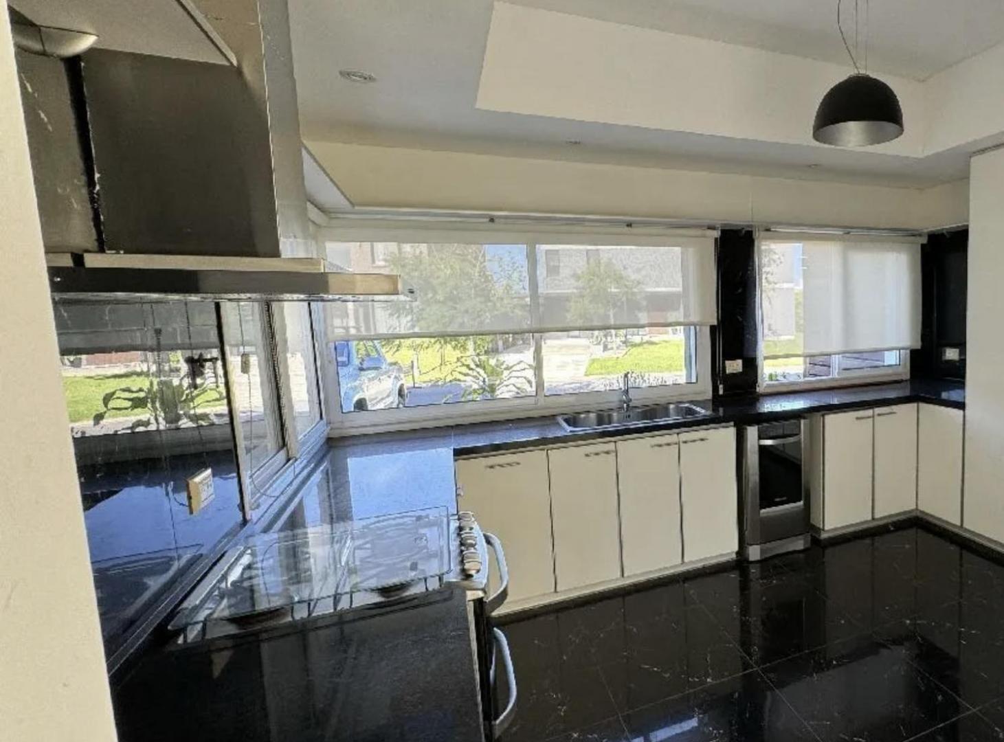 Foto de Venta Casa 5 Amb Barrio Los Alisos Nordelta Tigre, imagen 2