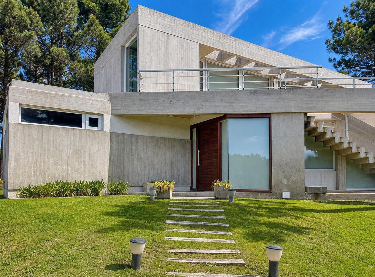 Foto de Venta Casa 5 Amb a 250mts de la Playa en Barrio Villa Robles Costa, imagen 3