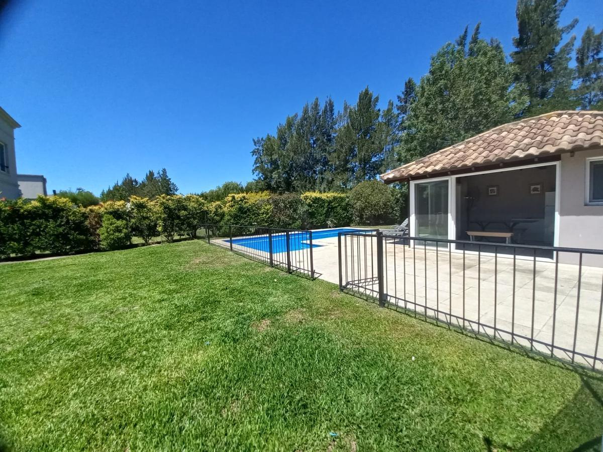 Foto de Venta Casa APTA CRÉDITO 5 Amb Barrio Santa Teresa Villanueva Tigre, imagen 1
