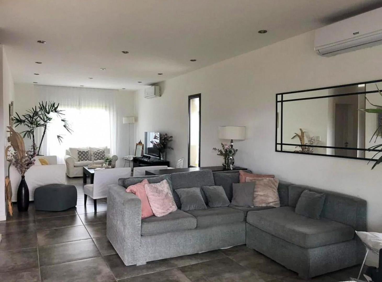 Foto de Venta Casa 5 amb. 450 M2 barrio Vila Marina I Villanueva, imagen 5