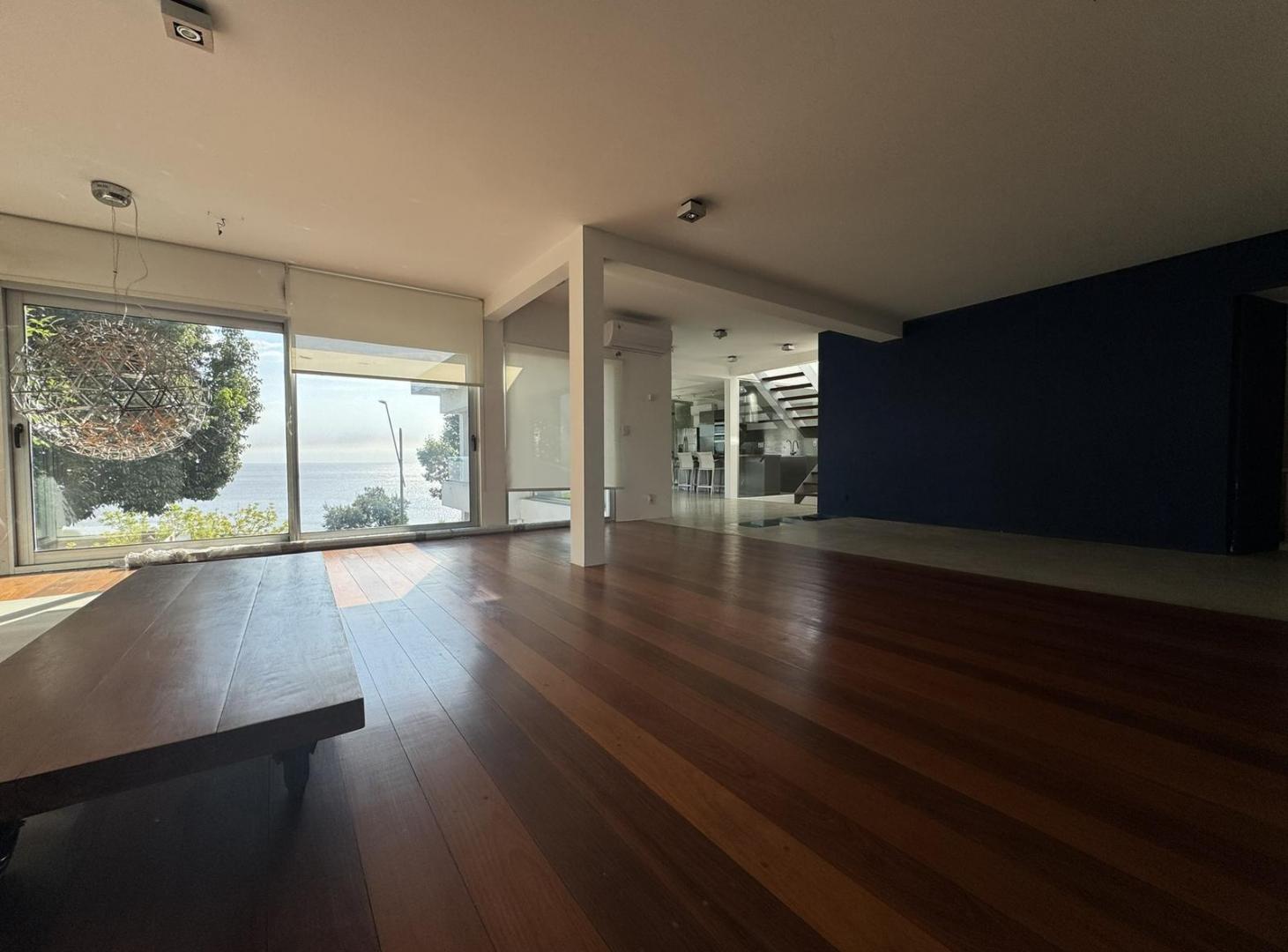 Foto de Moderna casa de 3 dormitorios en venta y alquiler sobre Rambla, imagen 4