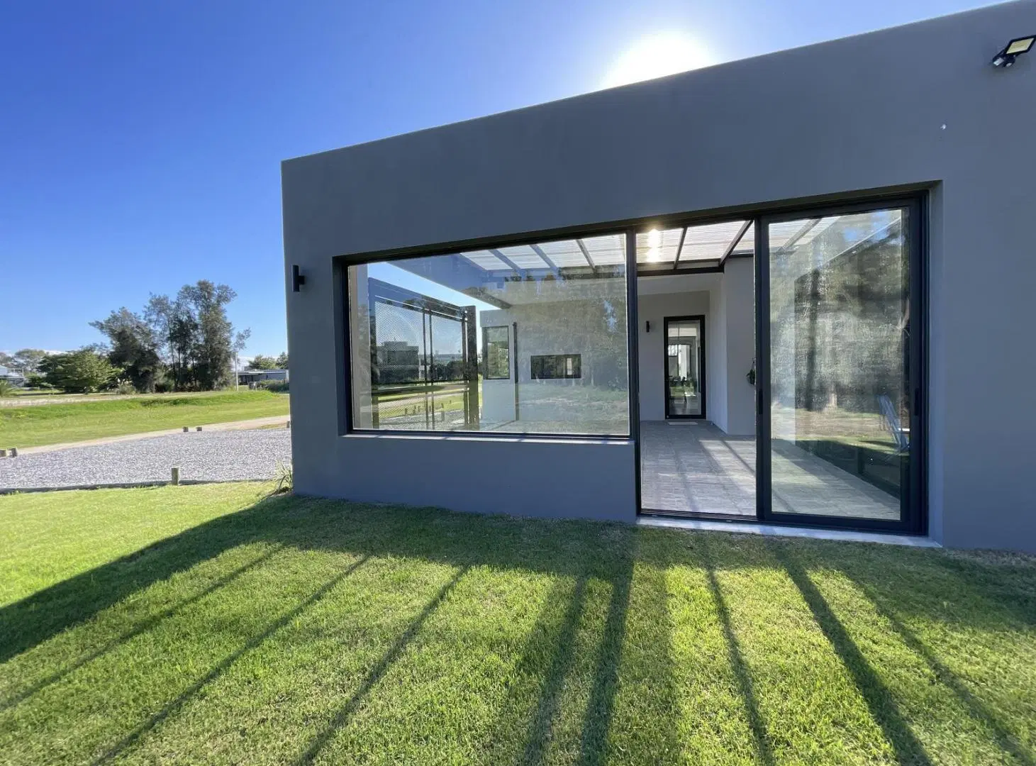 Venta de Casa en Colonia con 3 Dormitorios, rio, playa 5