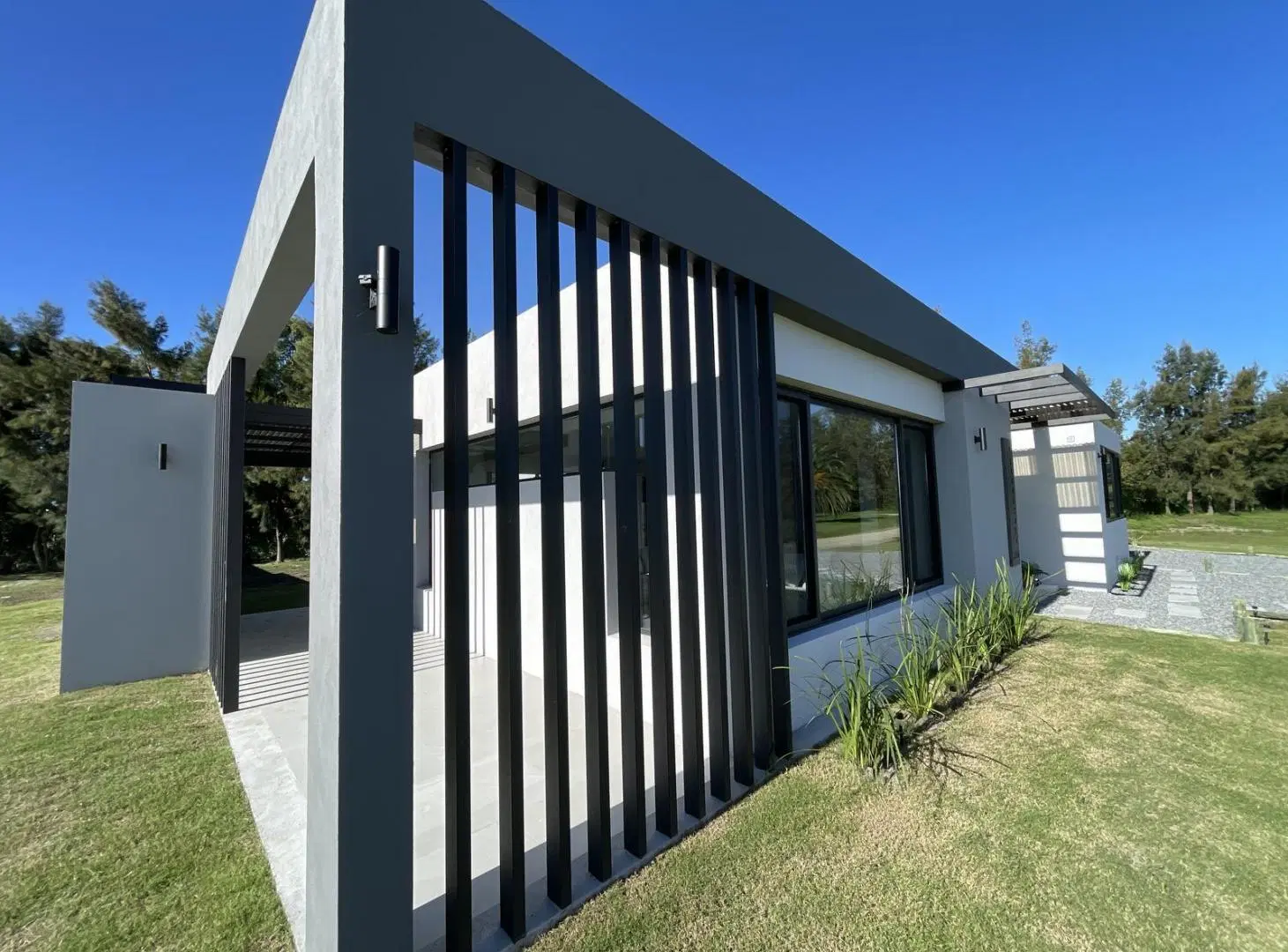 Venta de Casa en Colonia con 3 Dormitorios, rio, playa 3