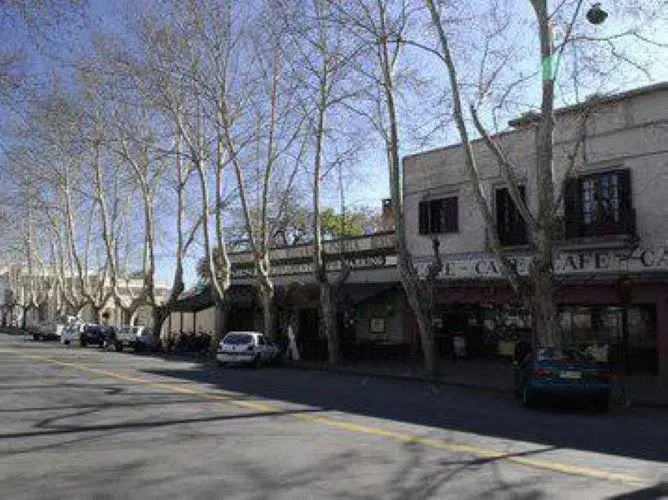 1 - Avenida General Flores 3