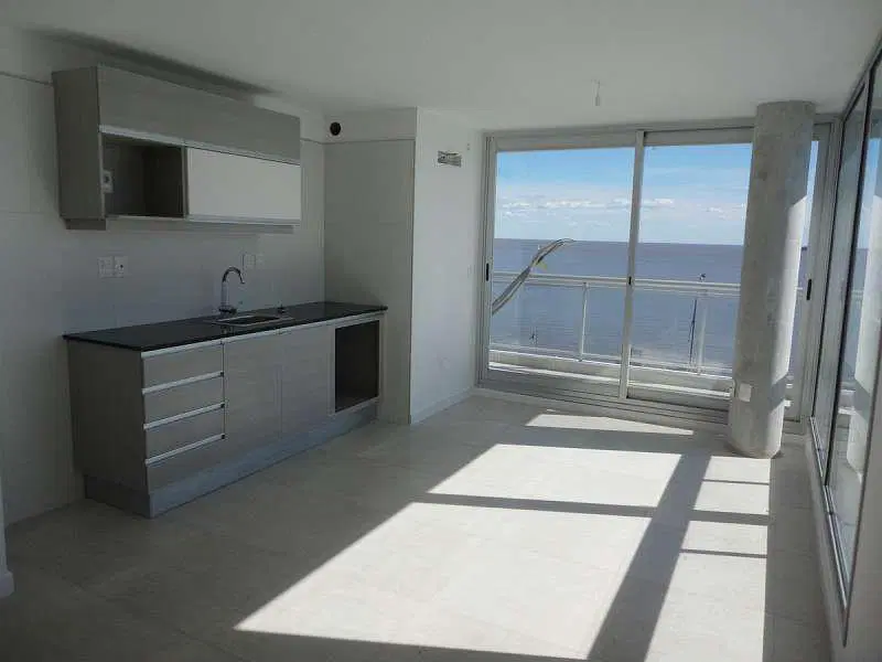 Departamento con Vista al Río - Colonia 5
