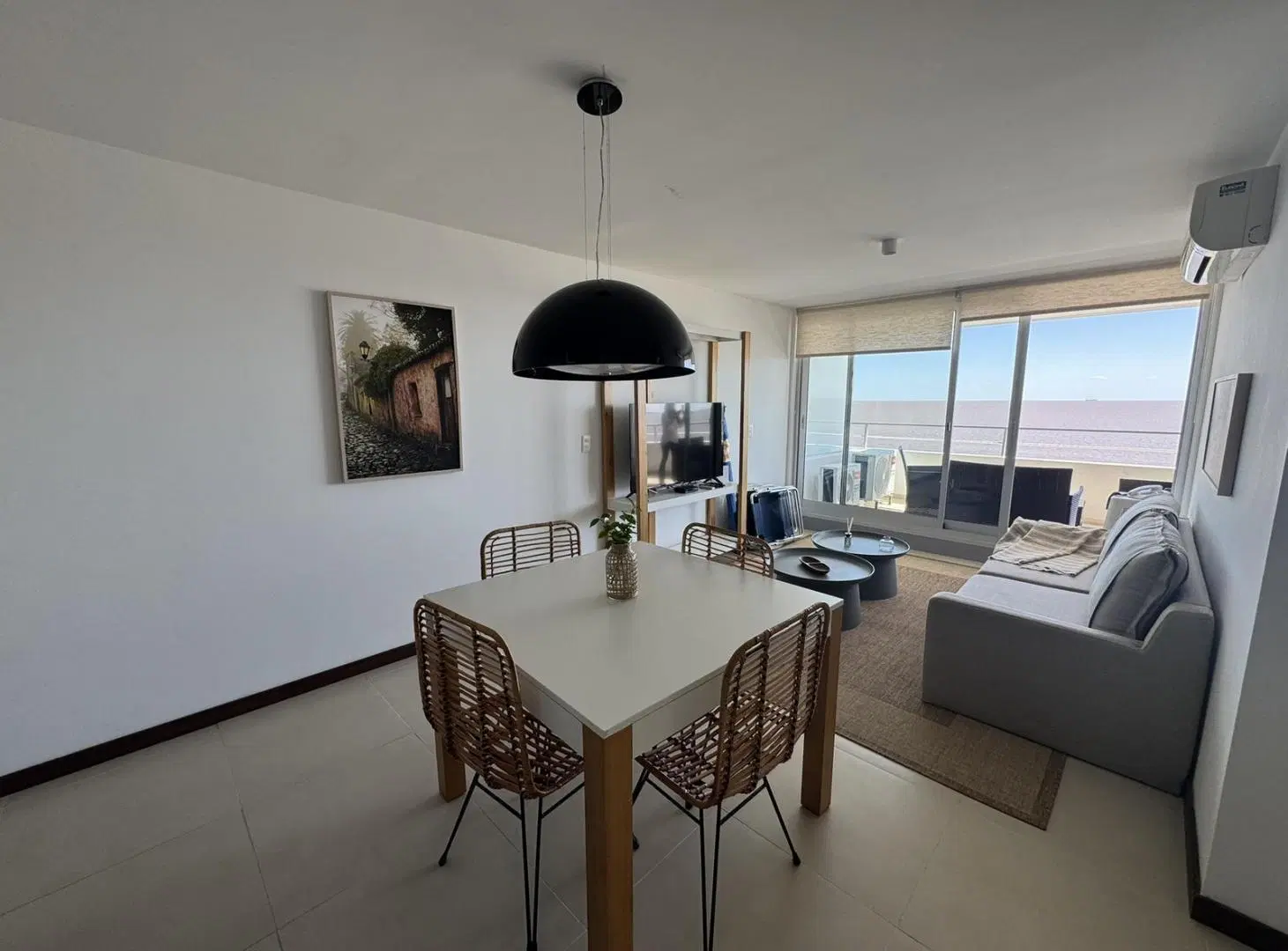 Apartamento en Venta Frente al Río en Colonia | Terraza con Parrilla y Cochera 2