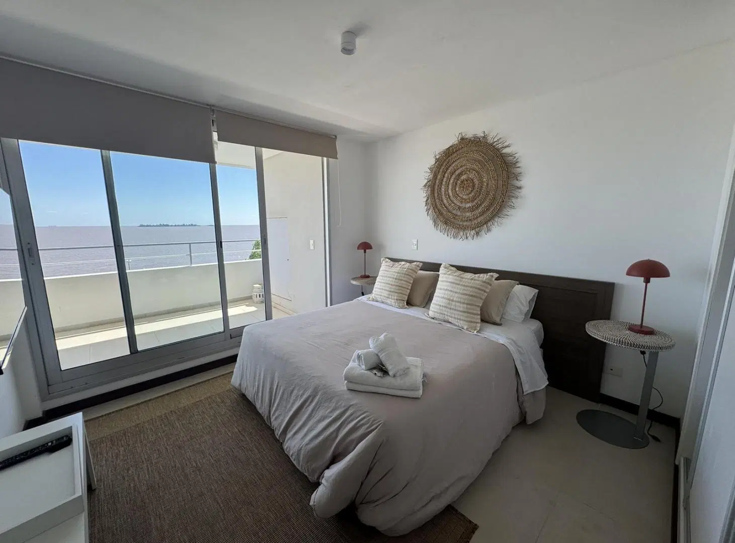 Apartamento en Venta Frente al Río en Colonia | Terraza con Parrilla y Cochera 4