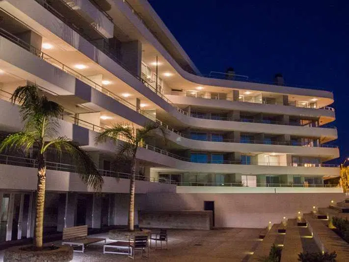 Colonia Apartamento sobre Rambla con Vista al Río 2