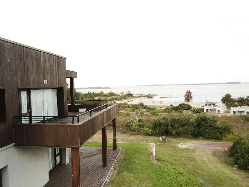 Casa en Carmelo - Médanos de Punta Gorda -  Con piscina y a metros de la playa 2